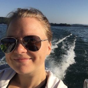 Meet your Posher, Monica